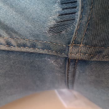 Satın Aldığım Kot Şort Kısa Sürede Söküldü, Değişim Talep Ediyorum