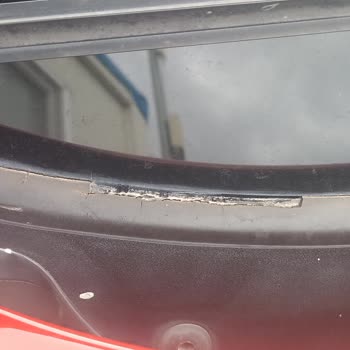 BMW Ön Cam Fitili Yıpranıyor, Ücretsiz Değişim Talep Ediyorum