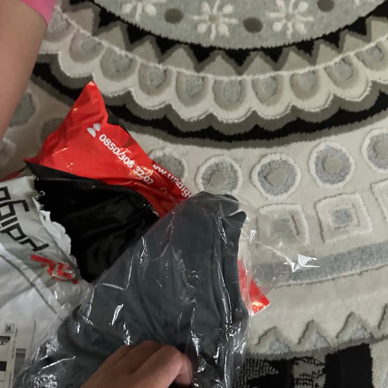 Yanlış Ürün Şoku: Tekvando Kıyafeti Yerine Şort Gönderildi!