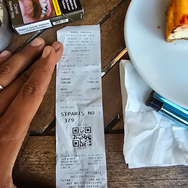 Kahve Dünyası Turgutreis Şubesinde Yoğunluk Bahanesiyle Özensiz İce Latte Hazırlanıyor