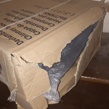 Kargo Teslimatında Hasarlı Kutu Endişesi