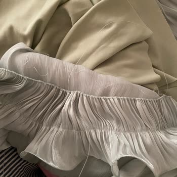 Satın Aldığım Elbisenin İlk Kullanımda Parçalanması Ve İlgisiz Müşteri Hizmetleri