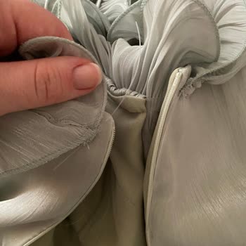 Satın Aldığım Elbisenin İlk Kullanımda Parçalanması Ve İlgisiz Müşteri Hizmetleri