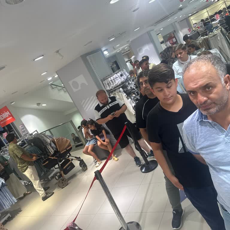 Iğdır Şubesinde Sürekli Kasa Kuyruğu Ve Personel Eksikliği