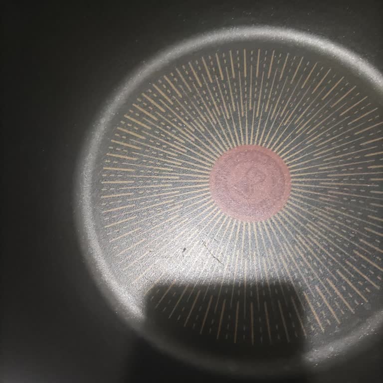 Kullanım Talimatlarına Uymama Rağmen Tefal Wook Tavada Ciddi Çizilmeler Oluştu