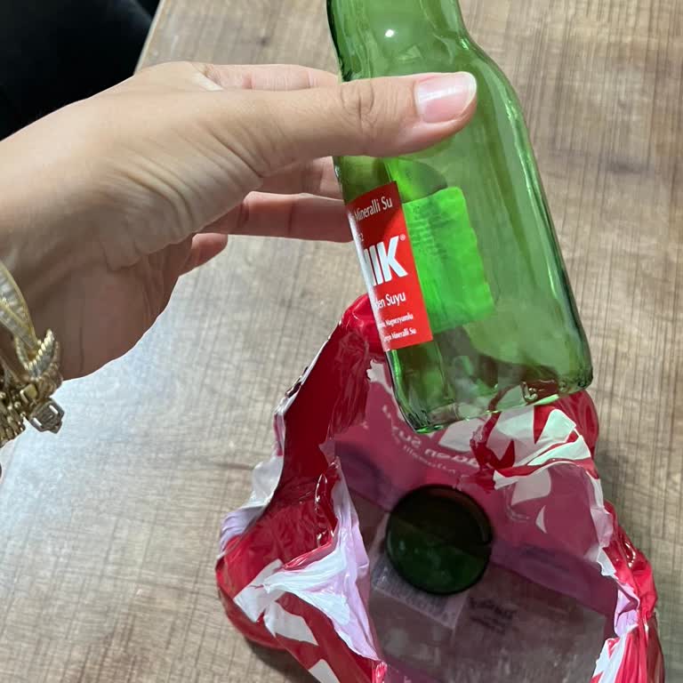 Aldığım Kınık Soda Paketinde Eksik Ve Boş Şişe Problemi Yaşadım
