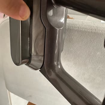 Dyson V15 Süpürgede Batarya Ve Motor Bölümünde Üretim Hatası