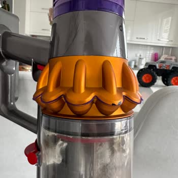 Dyson V15 Süpürgede Batarya Ve Motor Bölümünde Üretim Hatası