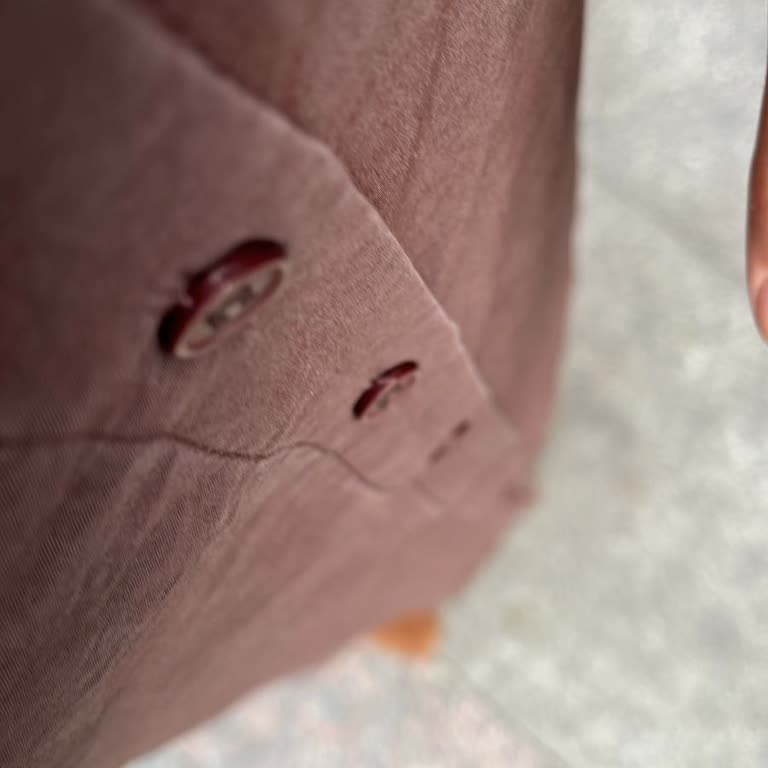 Yüksek Fiyatlı Gömlekler İlk Yıkamada Soldu Ve Eski Görünüyor