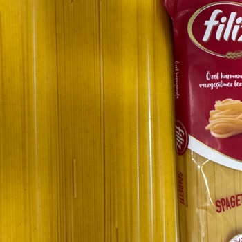 Spagetti Paketinde Siyah Noktalarla Karşılaştım