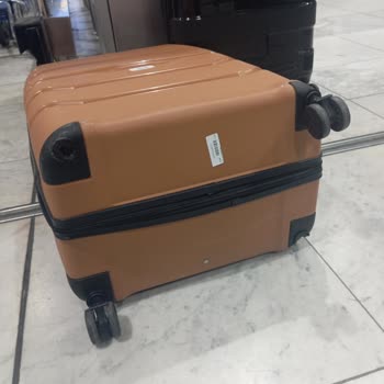 Ajet Uçuşunda Valizim Hasar Gördü, Başvuru Kanalları Çalışmıyor Ve Dönüş Yapılmıyor