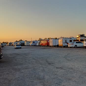 Salihleraltı Plajı'nda Karavan Yoğunluğu Ve Çevre Kirliliği Şikayeti