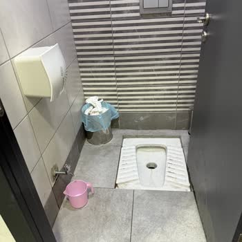 Köfteci Yusuf Outlet Tuvaletlerinde Ciddi Hijyen Ve Temizlik Eksikliği Yaşanıyor