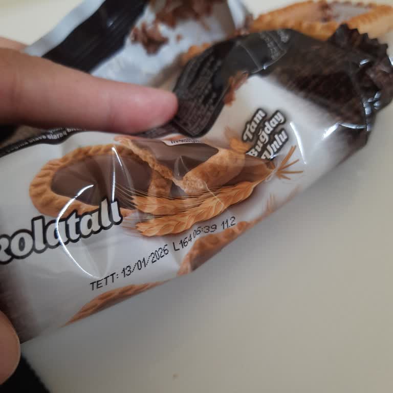 Son Kullanma Tarihi Geçmemiş Bisküvi Küflü Ve Kurtlanmış Çıktı Oğlum Yedi