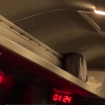 Varan Turizm Otobüs İçi Aydınlatma Lambaları Bir Yanıyor Bir Sönüyor