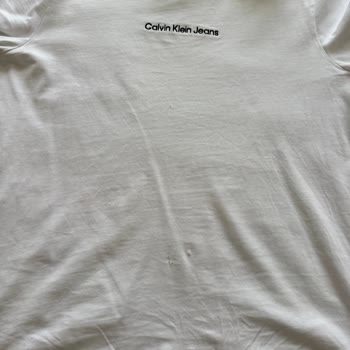 Calvin Klein Tişörtte Kısa Sürede Delik Oluştu Firma Destek Vermiyor