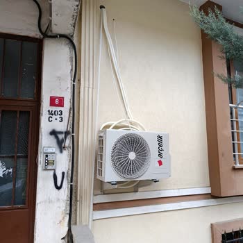 Arçelik Klima Montajında Özensizlik Ve Duvar Hasarı Mağduriyeti