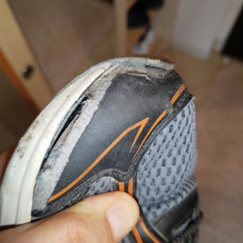 4 Ayda Tabanı Açılan Ayakkabıma Çözüm Bekliyorum