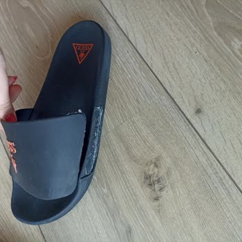 Yeni Aldığım Terlik Üç Gün İçinde İki Kez Koptu