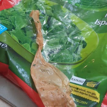 Superfresh Ispanak Paketinden Koli Bandı Çıkması Şaşkınlığı