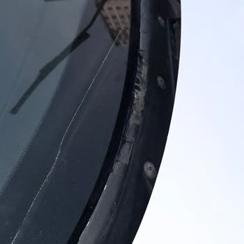 BMW F20 Kronik Stop Lambası Ve Bakalit Parça Sorunu İçin Çözüm Bekliyorum