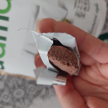 Aldığım Nestle Damak Çikolatanın İçinden Bozuk Ve Küflü Ürünler Çıktı