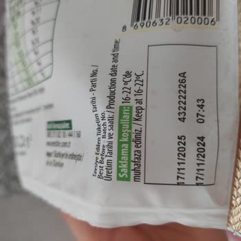 Aldığım Nestle Damak Çikolatanın İçinden Bozuk Ve Küflü Ürünler Çıktı