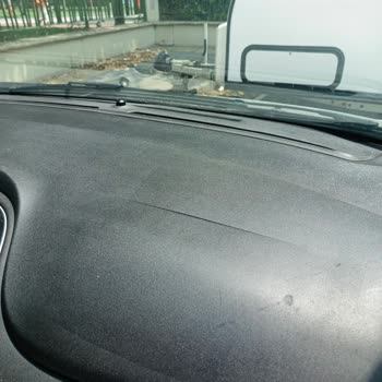 Fiat Punto Evo Airbag Bölgesinde Torpido Çatlağı Ve Onarım Talebi