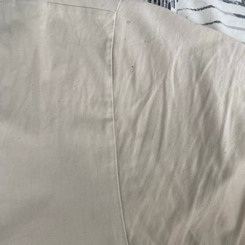 Çamaşır Makinesi Yıkama Sonrası Kıyafetlerde Kalıcı Lekeler Oluşuyor