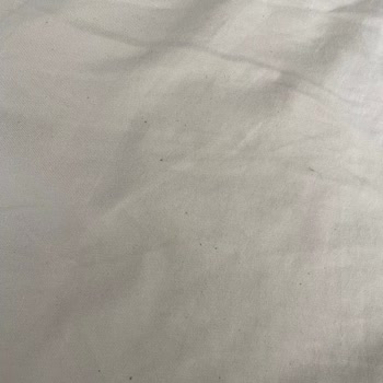 Çamaşır Makinesi Yıkama Sonrası Kıyafetlerde Kalıcı Lekeler Oluşuyor