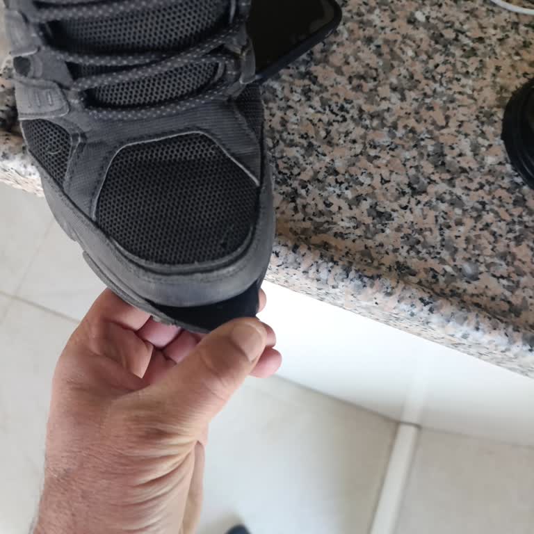 Skechers Ayakkabıda Yırtılma Ve Taban Açılması Sonrası Olumsuz İnceleme Sonucu