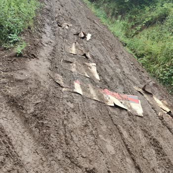 Salıpazarı Keçideresi'nde Yıllardır Yapılmayan Yol Mağduriyeti