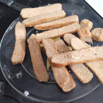 Aldığım Parmak Köftenin İçinden Tüy Ve Kağıt Çıktı, Sağlığımız Tehlikede