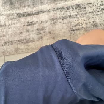 Rue Marka Şort Bluz Takımın İlk Giyimde Dikişlerinin Açılması Şaşkınlığı