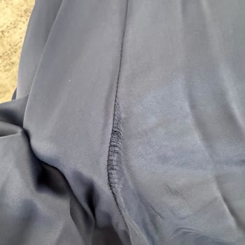 Rue Marka Şort Bluz Takımın İlk Giyimde Dikişlerinin Açılması Şaşkınlığı