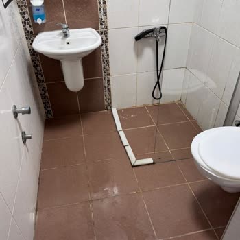 Otel Ünlü Aydın Odalar Çok Pisti, Hijyen Kesinlikle Yeterli Değildi