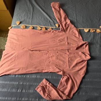 Sipariş Edilen Ürün Görseldekinden Farklı Ve Kalitesiz Geldi, Teslimat Çok Gecikti