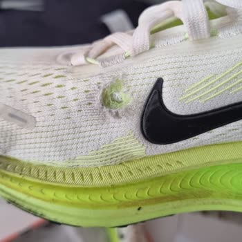 İlk Giydiğimde Delik Oluşan Nike Ayakkabı Ve Sahte Ürün Şüphesi