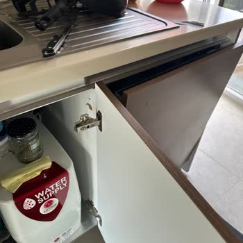 Servis Hatası Yüzünden Mutfak Dolabım Zarar Gördü, Muhatap Bulamıyorum