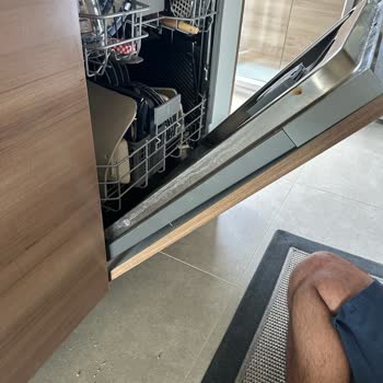 Servis Hatası Yüzünden Mutfak Dolabım Zarar Gördü, Muhatap Bulamıyorum