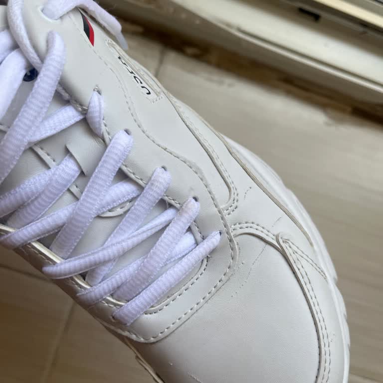 İlk Kullanımda Çatlayan Ayakkabı Ve Değişim Talebi