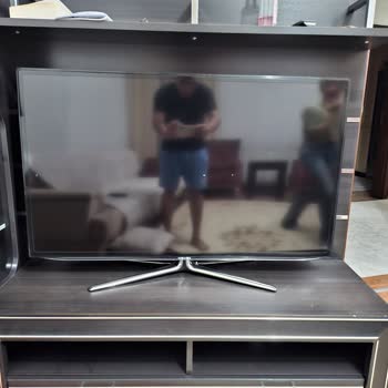 İnşaat Demiri Nedeniyle Elektronik Cihazlarımız Zarar Gördü, Kimse Sorumluluk Almıyor!