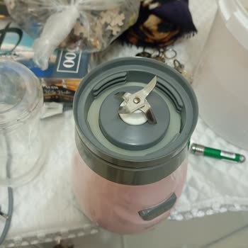 Sinbo Milkshake Makinesi: Şişe Eriyor, Bıçak Dönmüyor!