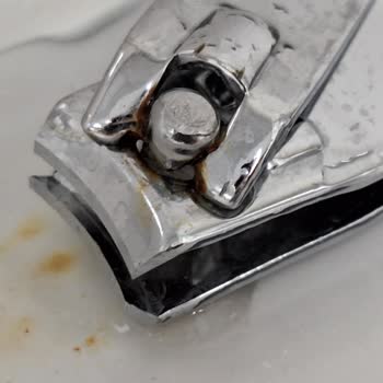 Satın Aldığım Tırnak Makası İkinci Kullanımda Paslandı, Sağlığım Tehlikeye Girdi