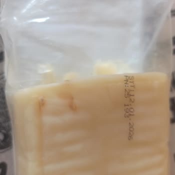 Son Kullanma Tarihi Geçmeden Küflenen Kaşar Peynir