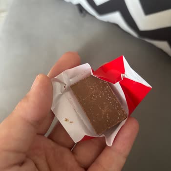 Ülker Sütlü Çikolatada Beyaz Benekler Endişesi