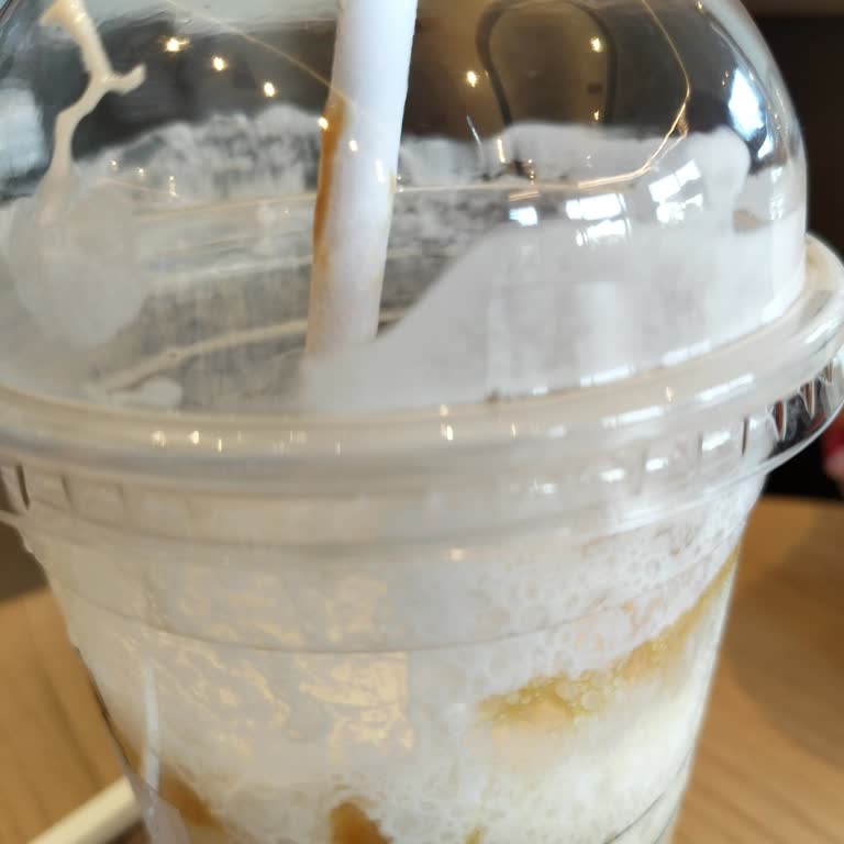 Starbucks Siparişimiz Gecikti, Personel İlgisizdi