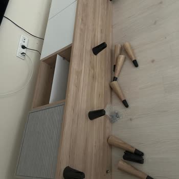 TV Ünitesi Ayakları Sürekli Kırılıyor, Kaliteli Parça Ve Ücretsiz Değişim Talebi