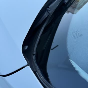 BMW F30 Ön Cam Fitili Kronik Sorunu Ve Ücretsiz Değişim Talebi