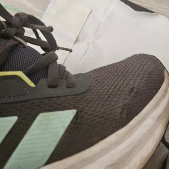 Kısa Sürede Deforme Olan Adidas Çocuk Ayakkabıları Ve İade Sürecinde Sorun